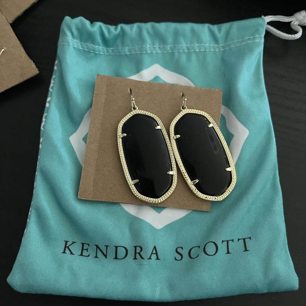 Kendra Scott Danielle earrings